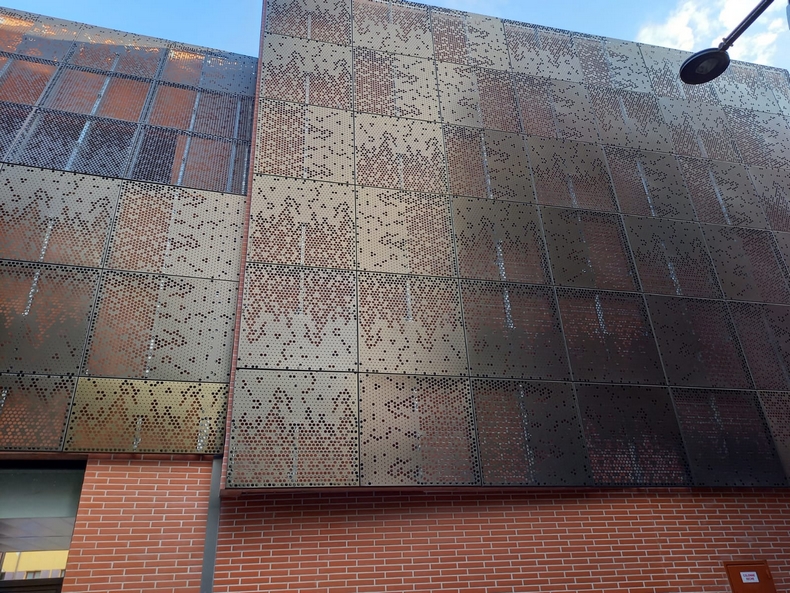 perpignan faade universite acianov tole perforee decorative aurore 5