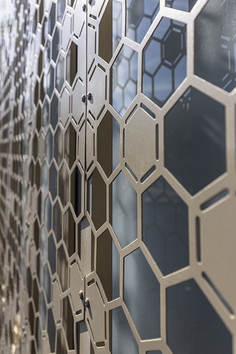 opus hexa acianov creation tole perforee decorative 1