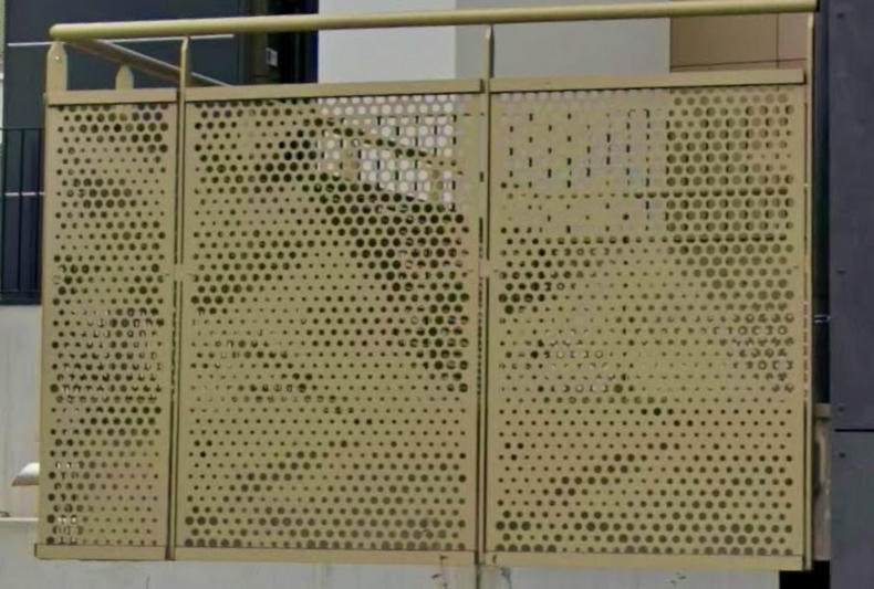 papier froisse seynod tole perforee decorative acianov pixelisation 7